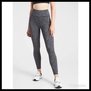 ATHLETA Lightening Static 7/8 Tight NWOT
